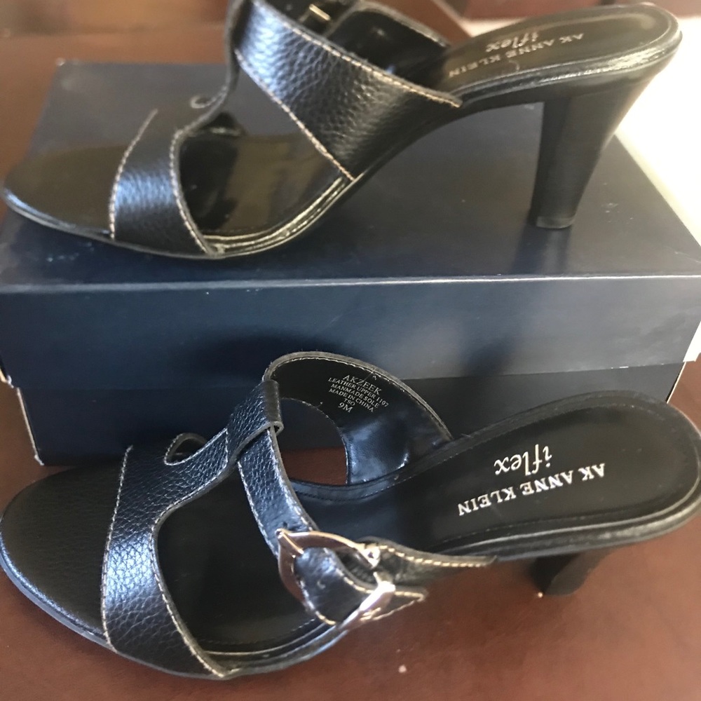 AK Anne Klein Sandals Size 9 (NEW)